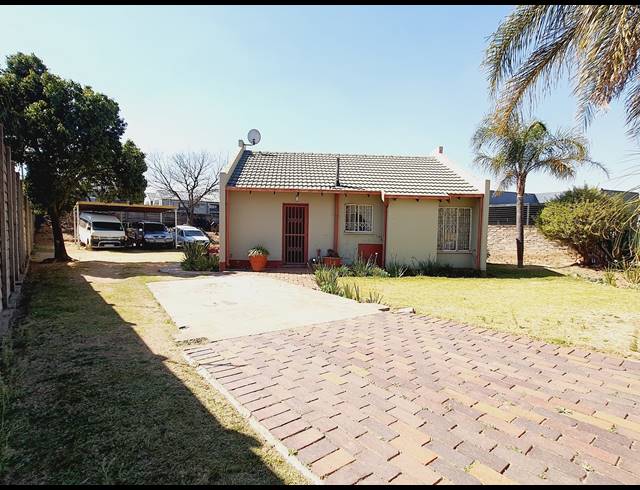 2 BEDROOM FREEHOLD FOR SALE IN NOORDWYK